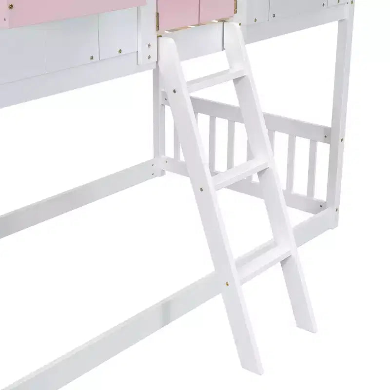 Lit superposé cabane double sur lit simple avec toit, fenêtre, jardinière, porte et barrières de sécurité