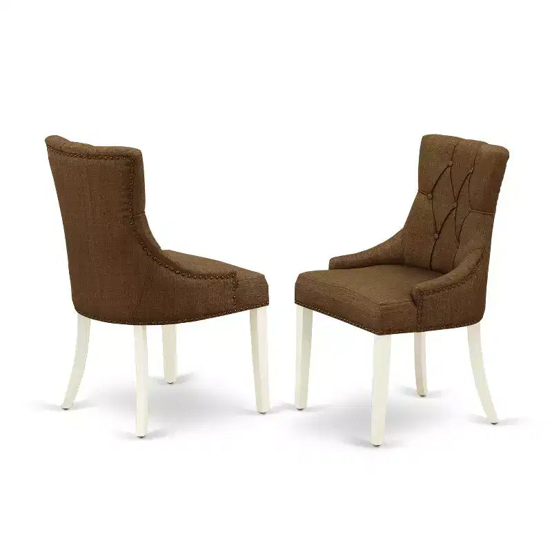 Table à manger Linge blanc Chaises Parson Modernes